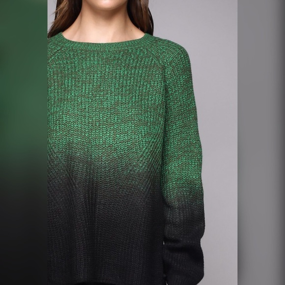 ❤️LAST 1! Stunning Green/Black Ombré Sweater! - Picture 5 of 5
